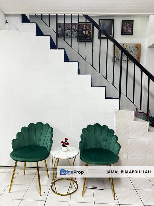 Double Storey Taman Bukit Serdang  Booking RM1000 Full Loan For Sale, Selangor, Seri Kembangan