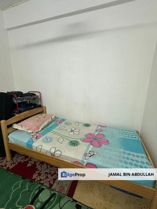 Double Storey Taman Bukit Serdang  Booking RM1000 Full Loan For Sale, Selangor, Seri Kembangan