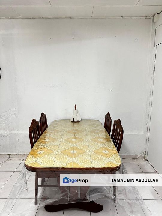 Double Storey Taman Bukit Serdang  Booking RM1000 Full Loan For Sale, Selangor, Seri Kembangan