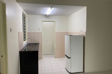 Vista Pinggiran, Taman Pinggiran Putra