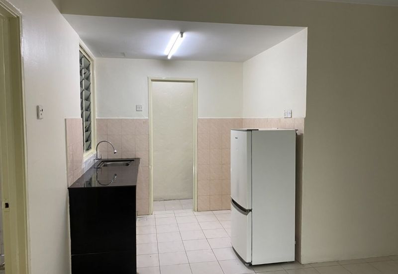 Vista Pinggiran, Taman Pinggiran Putra