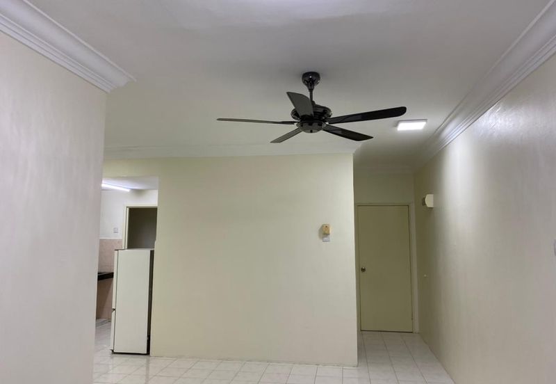 Vista Pinggiran, Taman Pinggiran Putra