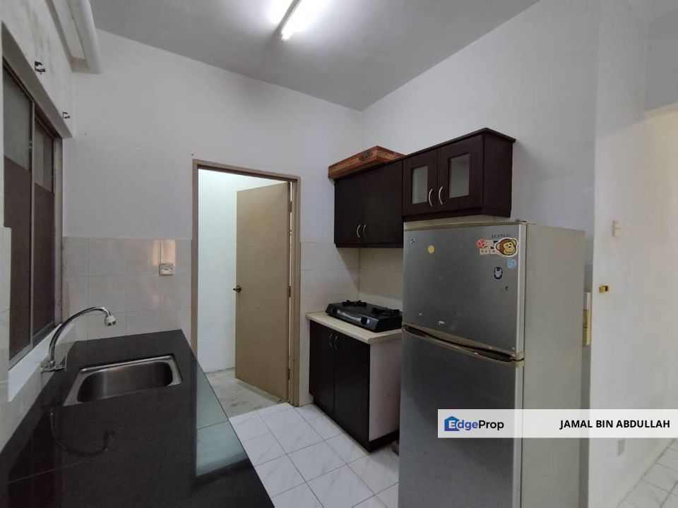Vista Impiana Apartment Seri Kembangan Booking RM1000 Full Loan For Sale, Selangor, Seri Kembangan