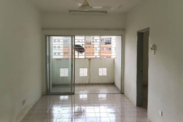 Residensi Bistaria, Ukay Bistari