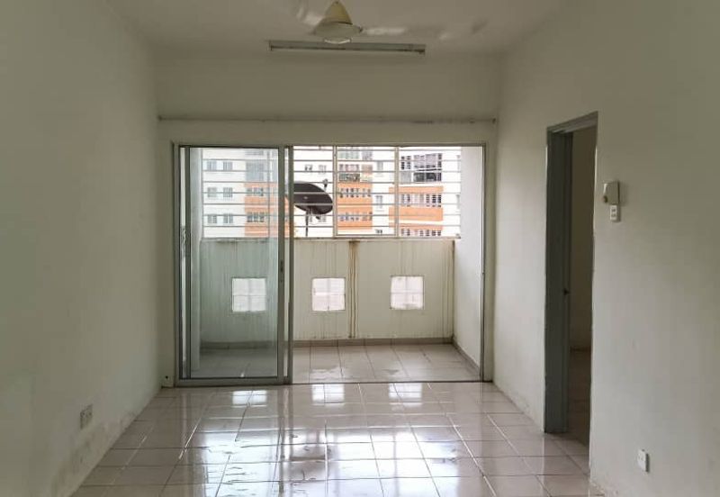 Residensi Bistaria, Ukay Bistari