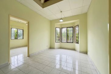 Jalan Spektrum U16 @ Taman Bukit Subang