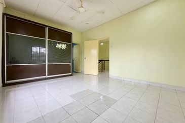 Jalan Spektrum U16 @ Taman Bukit Subang