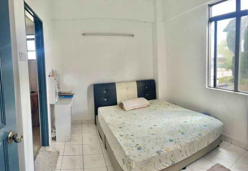 Turf View Apartment (Mutiara Serdang)