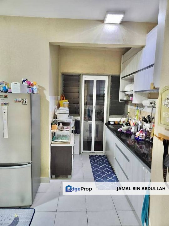 Pangsapuri Suria Permai Bandar Putra Permai Seri Kembangan Selangor NEAR MRT For Sale, Selangor, Seri Kembangan