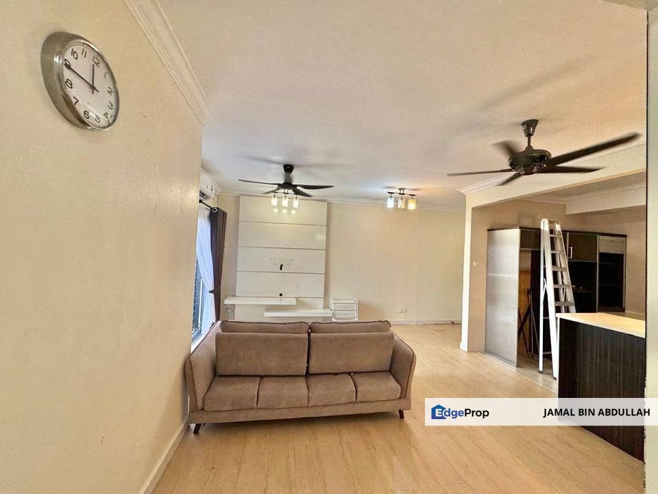 Villa Pavilion Condominium Taman Bukit Serdang Seri Kembangan LOWER FLOOR For Sale, Selangor, Seri Kembangan