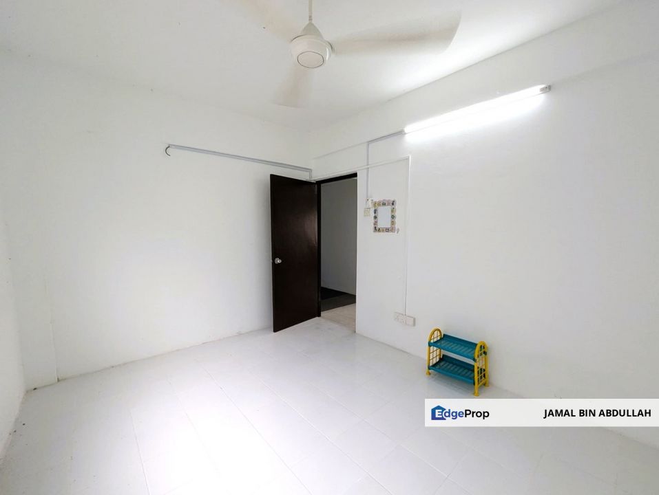 Desa Mutiara Apartment Kajang LEVEL 3 WALK UP For Sale, Selangor, Kajang