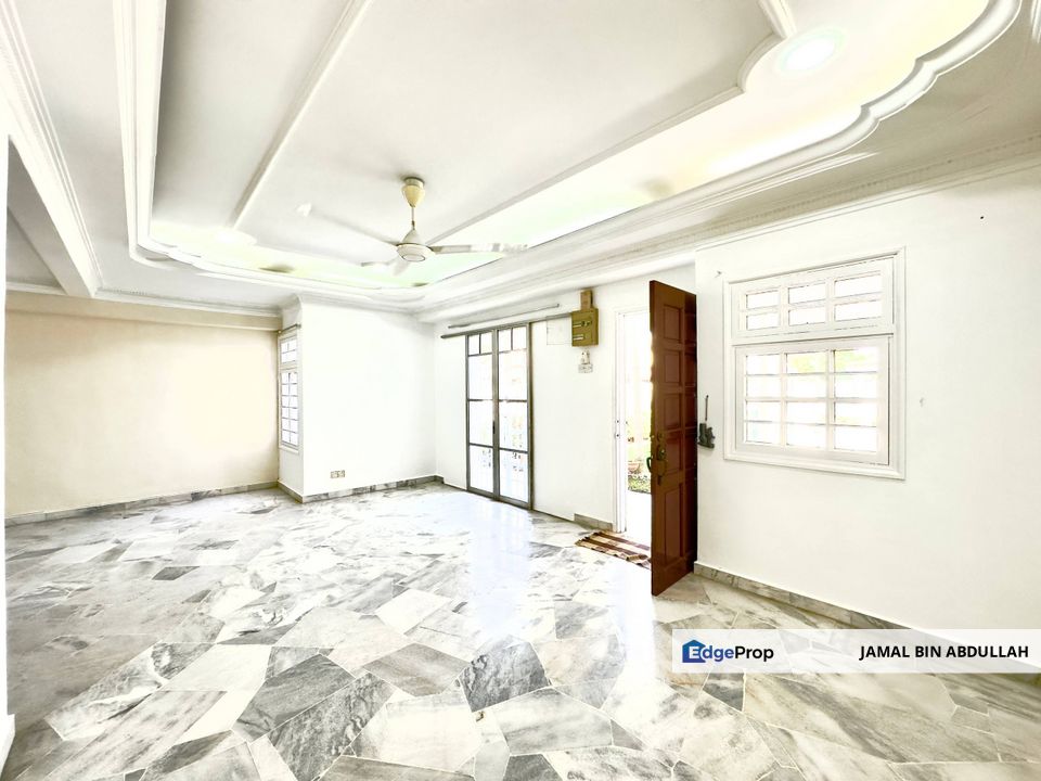 Double Storey USJ 9 Subang Jaya RENOVATED UNIT & EXTENDED KITCHEN For Sale, Selangor, USJ