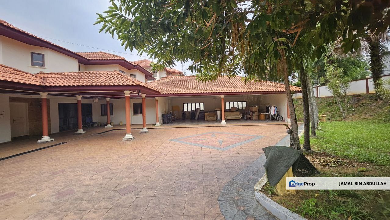 Double Storey Bungalow With BASEMENT PRIVATE POOL Country Height Kajang For Sale, Selangor, Country Heights