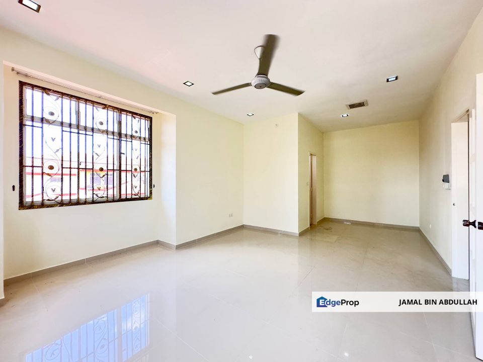Double Storey Taman Mawar 2 Bandar Baru Salak Tinggi Sepang END LOT For Sale, Selangor, Sepang
