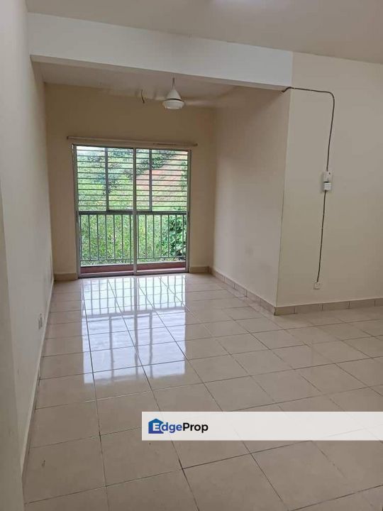 SURIA TROPIKA SERDANG APARTMENT 2 PARKS NEAR MARDI MAEPS UPM FOR SALE, Selangor, Serdang