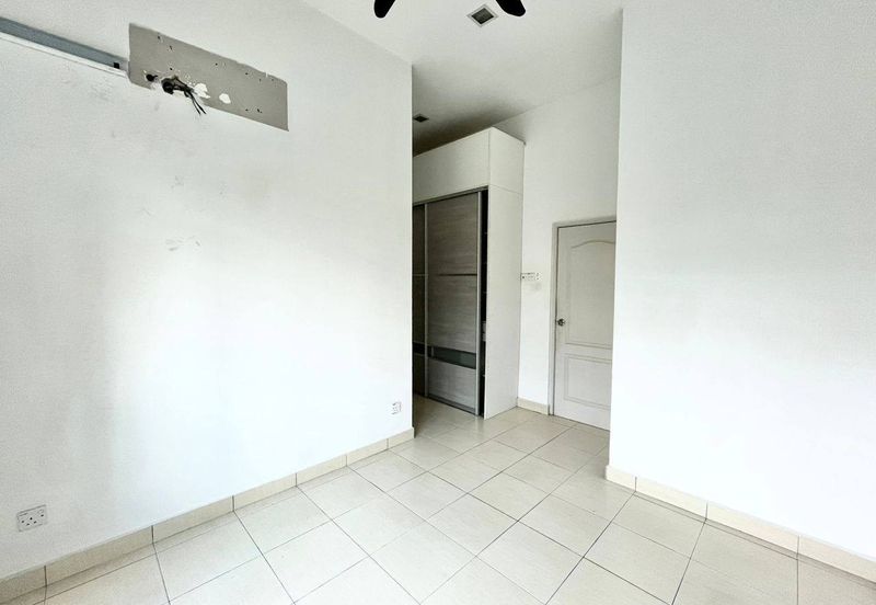 Villa Park Condominium