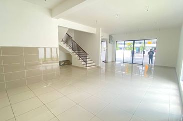 East 57 (Residensi Laman Timur)