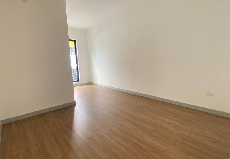 East 57 (Residensi Laman Timur)