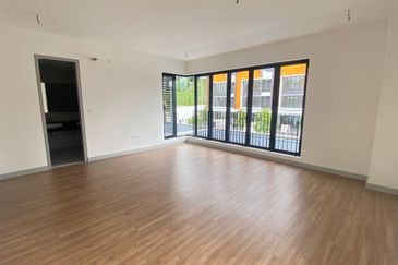 East 57 (Residensi Laman Timur)