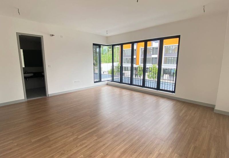 East 57 (Residensi Laman Timur)