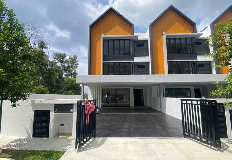 East 57 (Residensi Laman Timur)