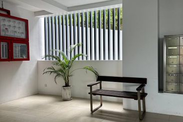 16 Quartz Melawati Condominium