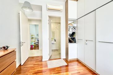 16 Quartz Melawati Condominium