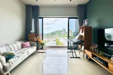 16 Quartz Melawati Condominium