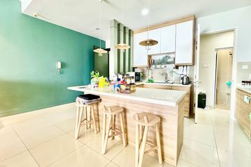 16 Quartz Melawati Condominium