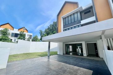 East 57 (Residensi Laman Timur)