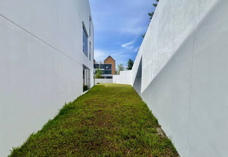 East 57 (Residensi Laman Timur)