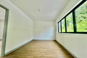 East 57 (Residensi Laman Timur)