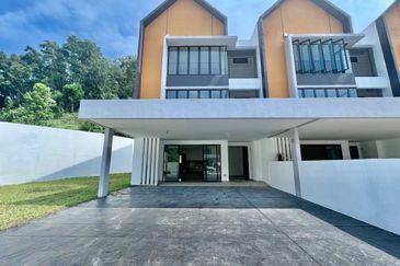 East 57 (Residensi Laman Timur)