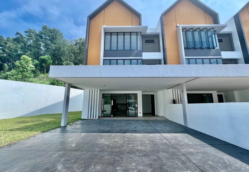 East 57 (Residensi Laman Timur)