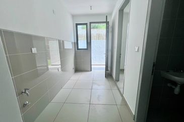 East 57 (Residensi Laman Timur)