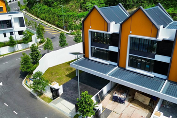 East 57 (Residensi Laman Timur)