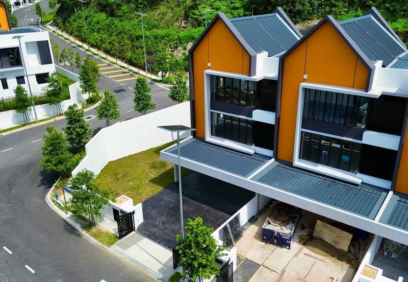 East 57 (Residensi Laman Timur)