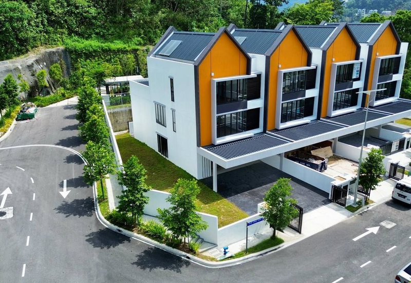 East 57 (Residensi Laman Timur)