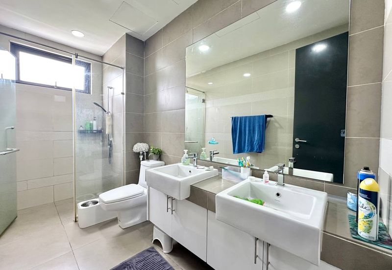 16 Quartz Melawati Condominium