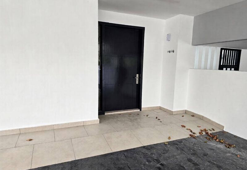 East 57 (Residensi Laman Timur)