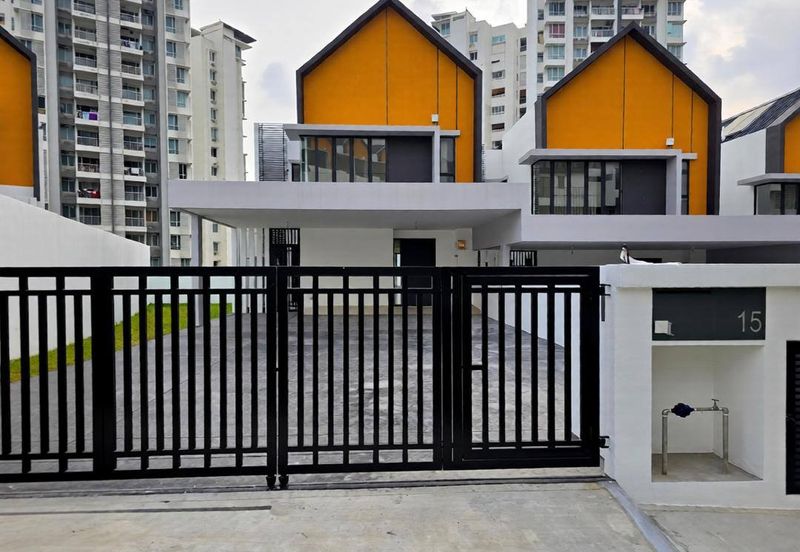 East 57 (Residensi Laman Timur)