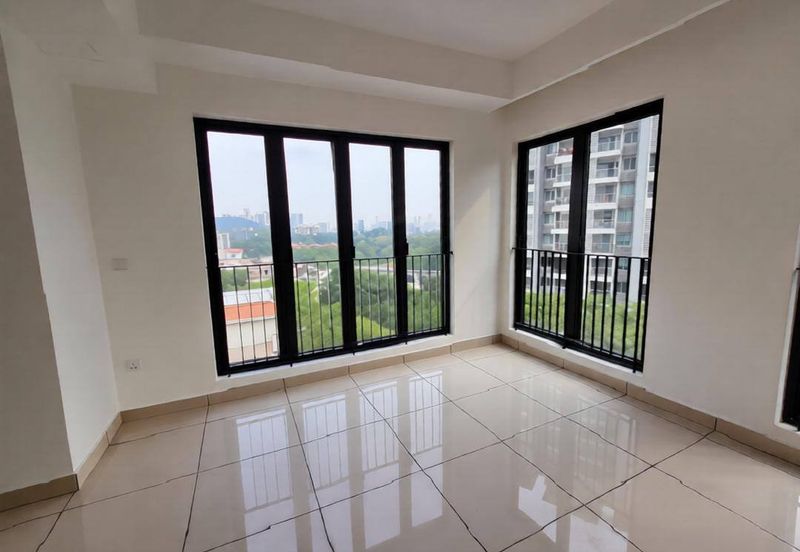 East 57 (Residensi Laman Timur)