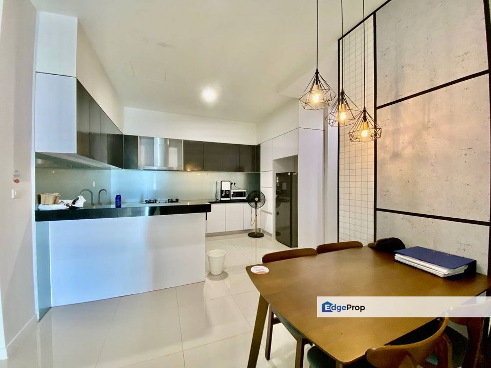 THE AZURE RESIDENCES, KELANA JAYA Mature Neighbourhood FOR SALE , Selangor, Kelana Jaya