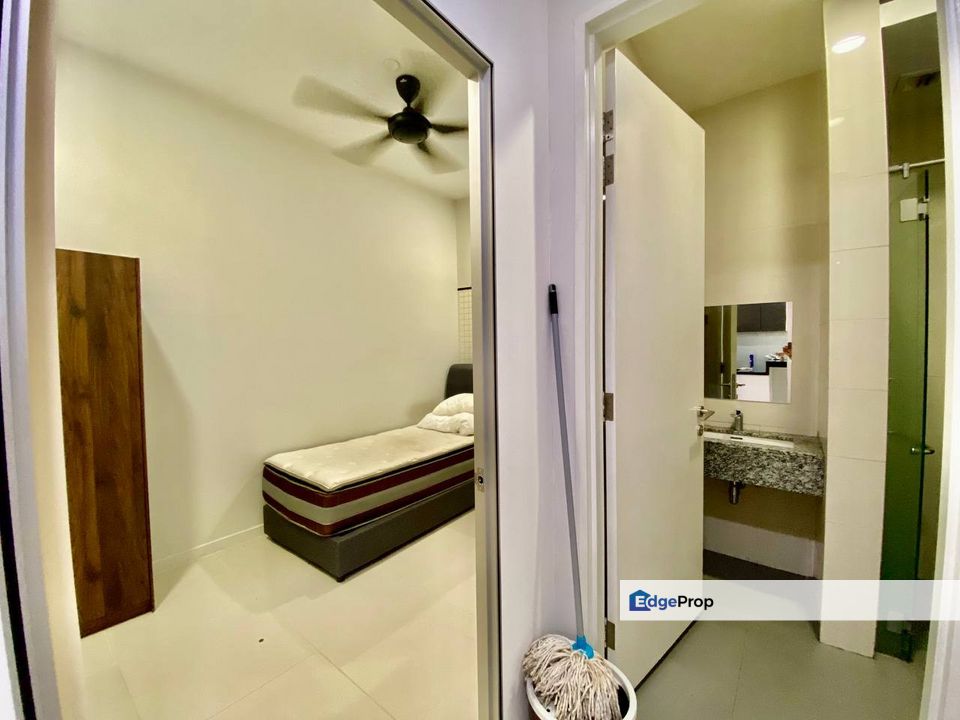 THE AZURE RESIDENCES, KELANA JAYA Mature Neighbourhood FOR SALE , Selangor, Kelana Jaya