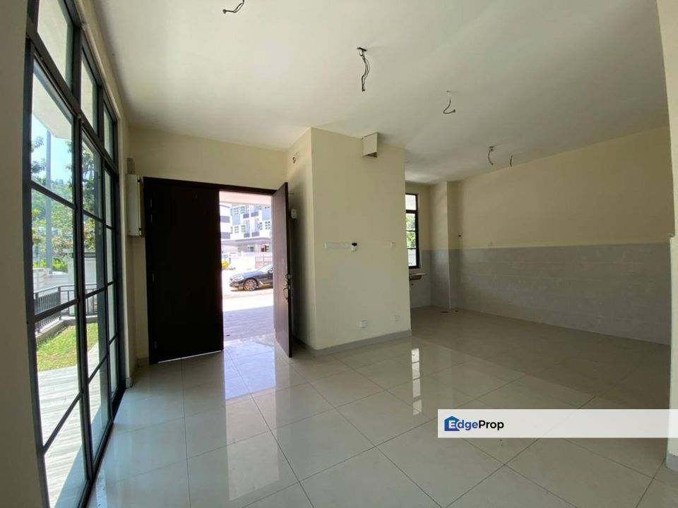 Blue Sky Residence, Selayang 4 STOREY SEMI-DETACHED Prime Location FOR SALE , Selangor, Selayang