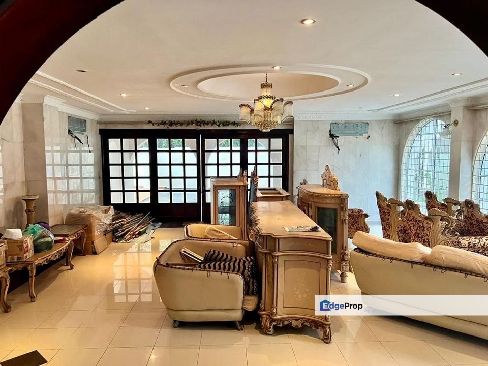 Seksyen 22, Petaling Jaya DOUBLE STOREY BUNGALOW European-Inspired | Strategic Location FOR SALE , Selangor, Petaling Jaya