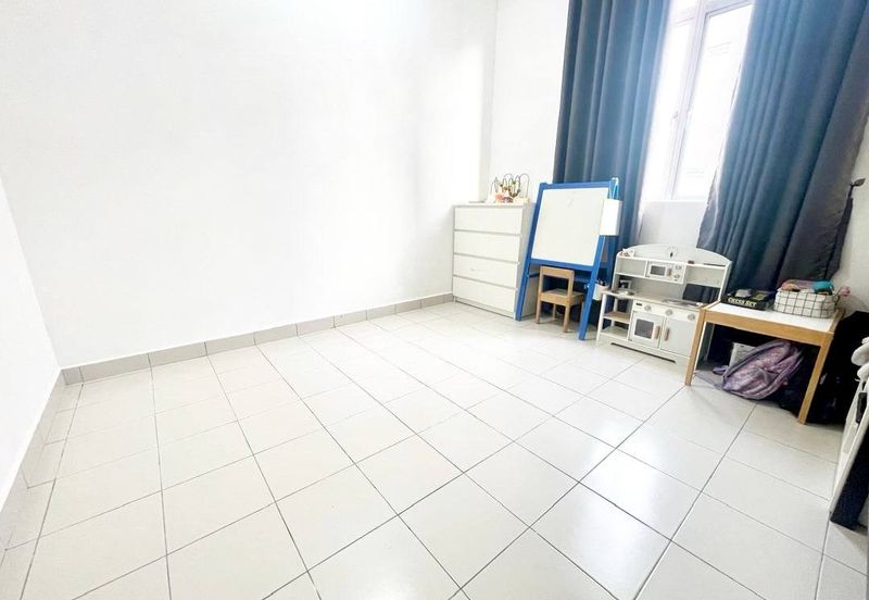 Eristana @ Seri Pristana