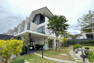 Senja Lakeside Estate