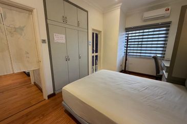 SL 4, Bandar Sungai Long