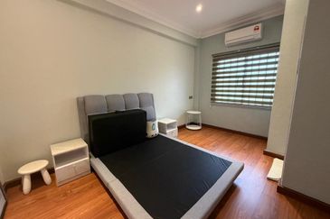 SL 4, Bandar Sungai Long